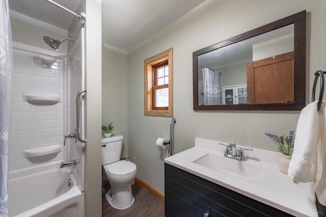 428 S 8 Mile Road, Midland, MI 48640