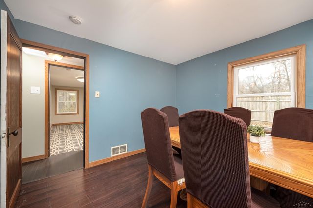 428 S 8 Mile Road, Midland, MI 48640