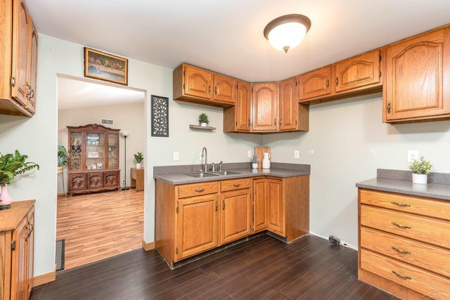 428 S 8 Mile Road, Midland, MI 48640