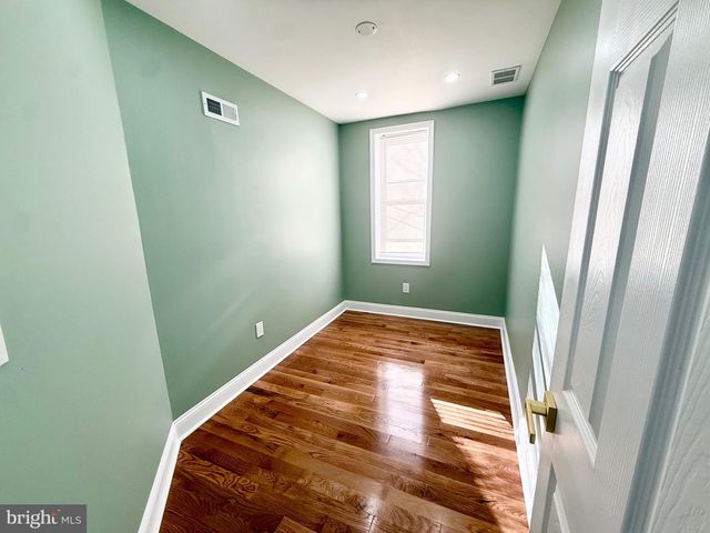 1942 S 56TH ST, Philadelphia, PA 19143