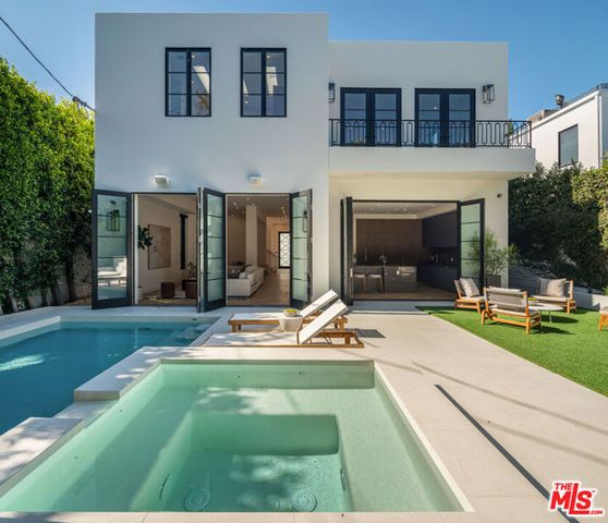 636 N Kilkea Drive, Los Angeles, CA 90048