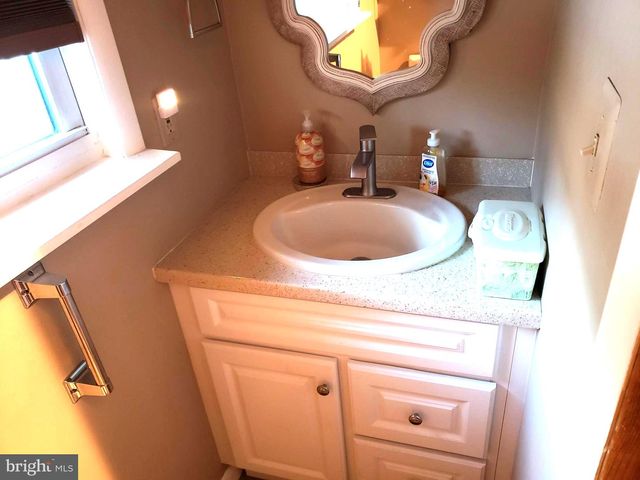 487 LONGWOOD AVE, Woodbury, NJ 08096