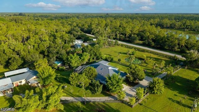 9200 Nalle Grade RD, North Fort Myers, FL 33917
