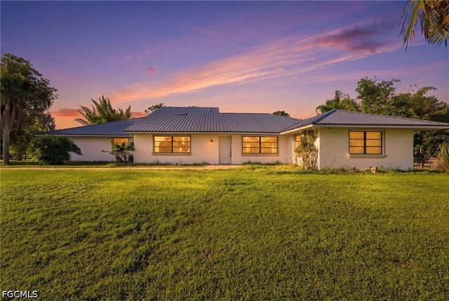 9200 Nalle Grade RD, North Fort Myers, FL 33917