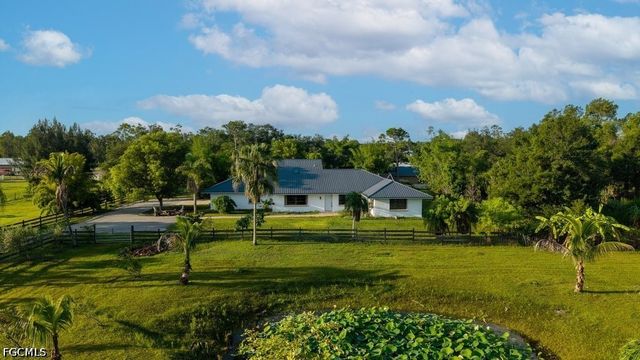 9200 Nalle Grade RD, North Fort Myers, FL 33917