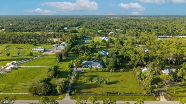 9200 Nalle Grade RD, North Fort Myers, FL 33917