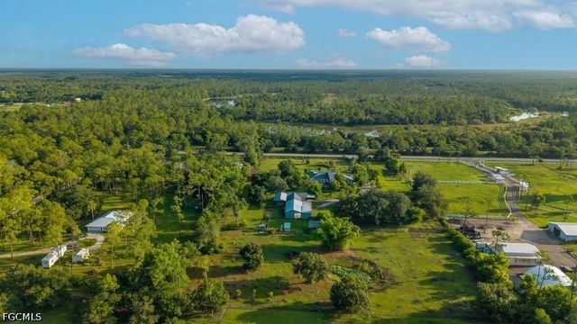 9200 Nalle Grade RD, North Fort Myers, FL 33917