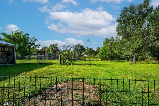 9200 Nalle Grade RD, North Fort Myers, FL 33917