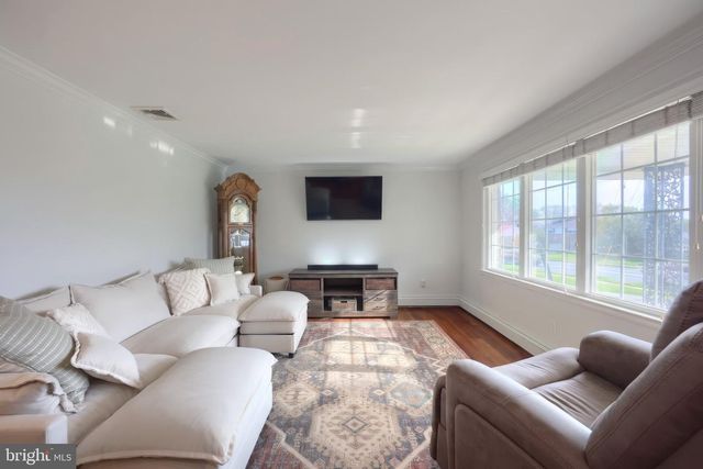 575 SUNDALE DR, York, PA 17402