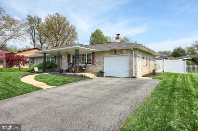 575 SUNDALE DR, York, PA 17402