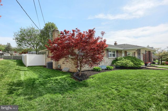 575 SUNDALE DR, York, PA 17402