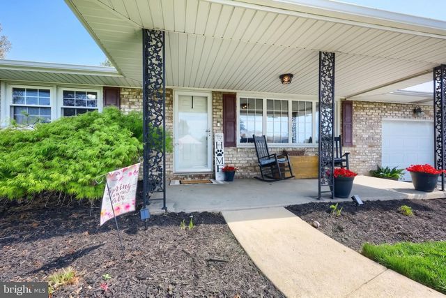575 SUNDALE DR, York, PA 17402
