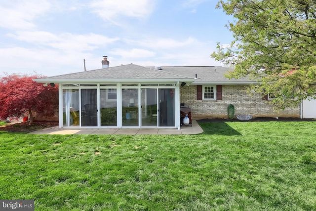 575 SUNDALE DR, York, PA 17402