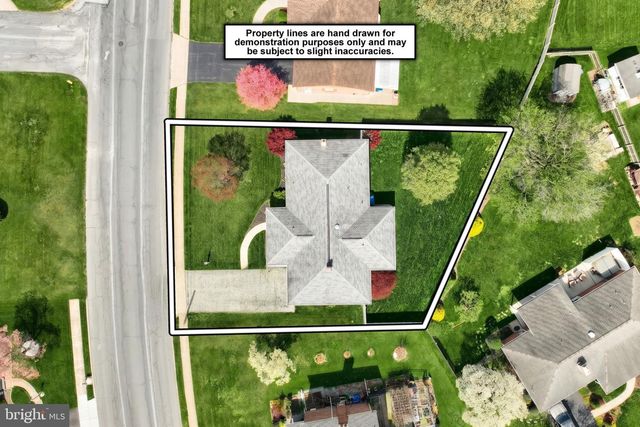575 SUNDALE DR, York, PA 17402