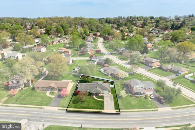 575 SUNDALE DR, York, PA 17402