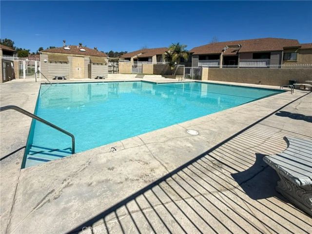 32 Town And Country Road, Phillips Ranch, CA 91766