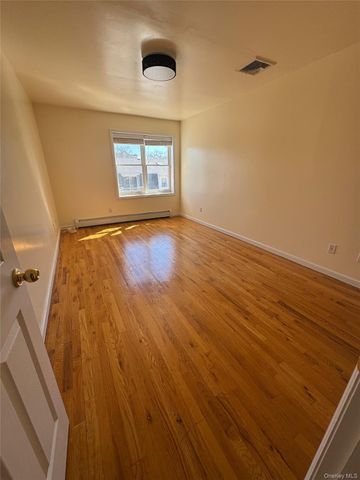 25016 41st Road, Little Neck, NY 11363