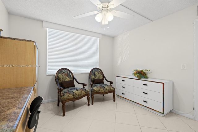 24 Abbey Ln 201, Delray Beach, FL 33446