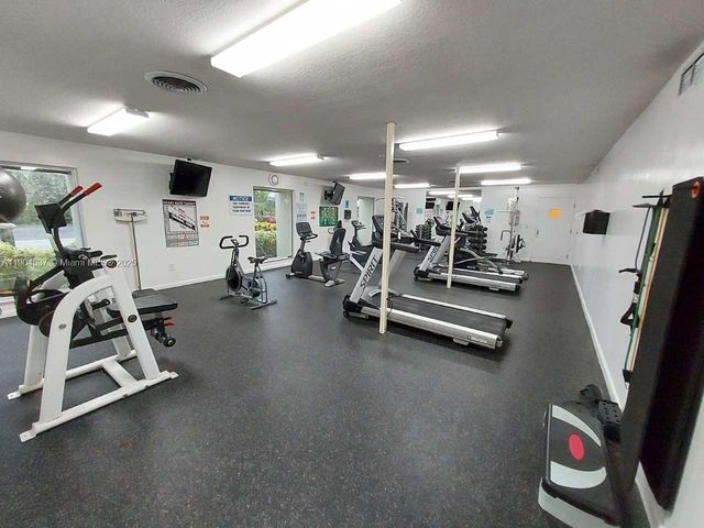 24 Abbey Ln 201, Delray Beach, FL 33446