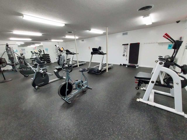 24 Abbey Ln 201, Delray Beach, FL 33446