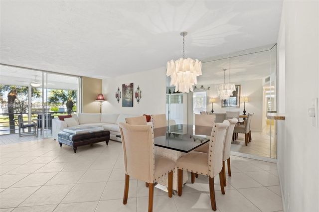 24 Abbey Ln 201, Delray Beach, FL 33446