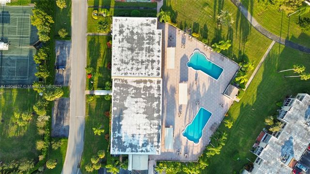 24 Abbey Ln 201, Delray Beach, FL 33446