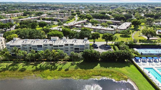 24 Abbey Ln 201, Delray Beach, FL 33446