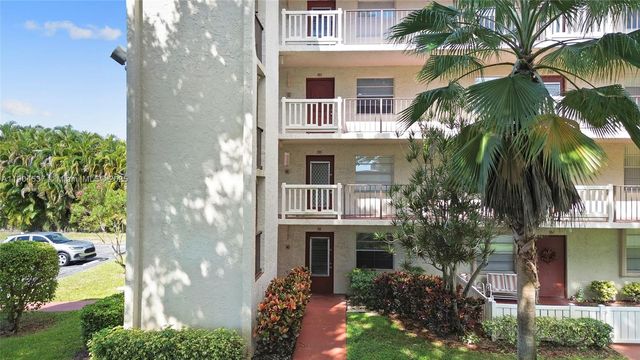 24 Abbey Ln 201, Delray Beach, FL 33446