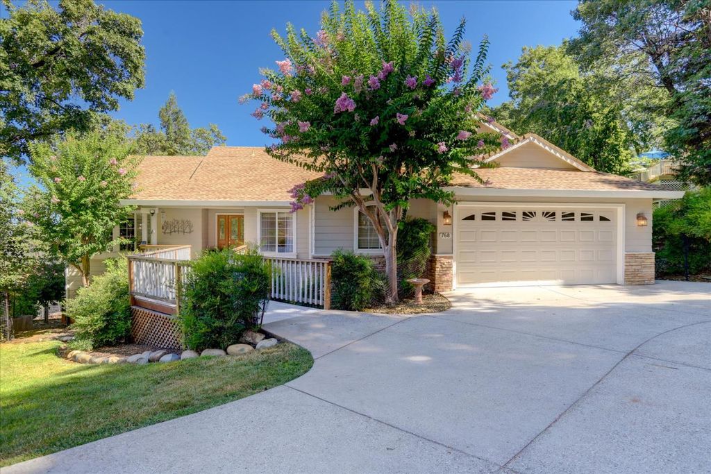 768 Morgan Ranch Dr, Grass Valley, CA 95945