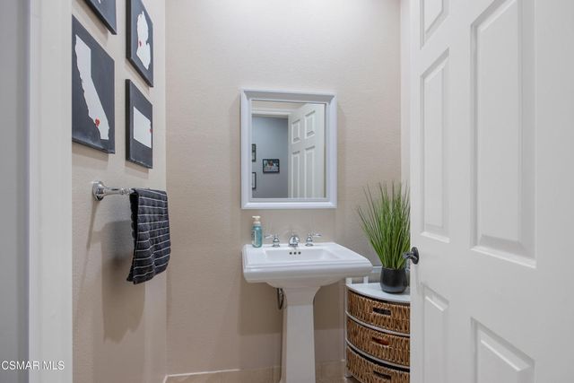 1101 Via Hispano, Newbury Park, CA 91320