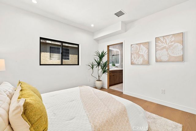 2621 2623 S Bentley Avenue, Los Angeles, CA 90064
