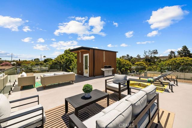2621 2623 S Bentley Avenue, Los Angeles, CA 90064