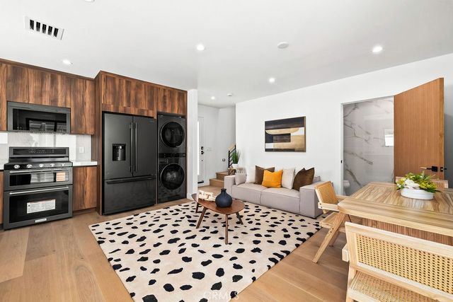2621 2623 S Bentley Avenue, Los Angeles, CA 90064