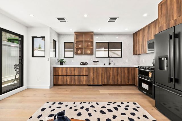 2621 2623 S Bentley Avenue, Los Angeles, CA 90064