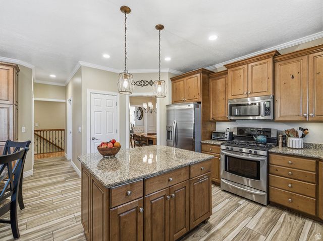 355 S WOOD DR, Alpine, UT 84004