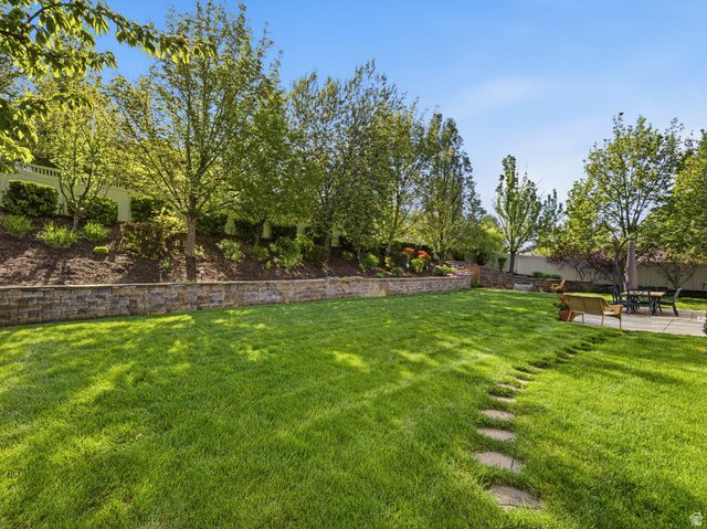 355 S WOOD DR, Alpine, UT 84004