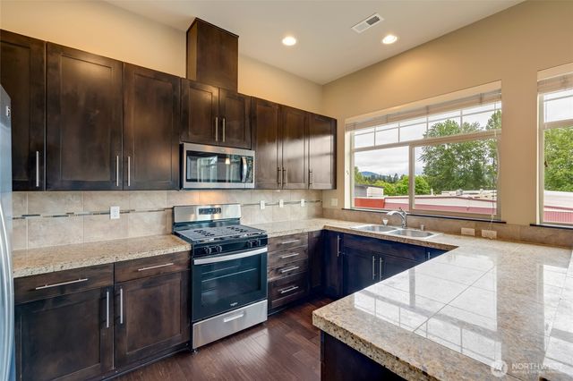 4020 NE 3rd Place, Renton, WA 98056