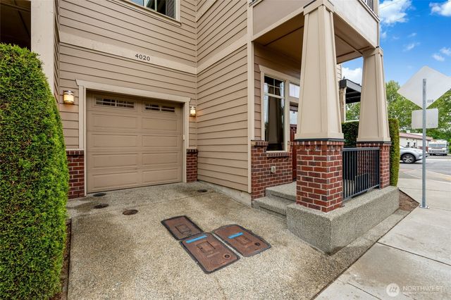 4020 NE 3rd Place, Renton, WA 98056