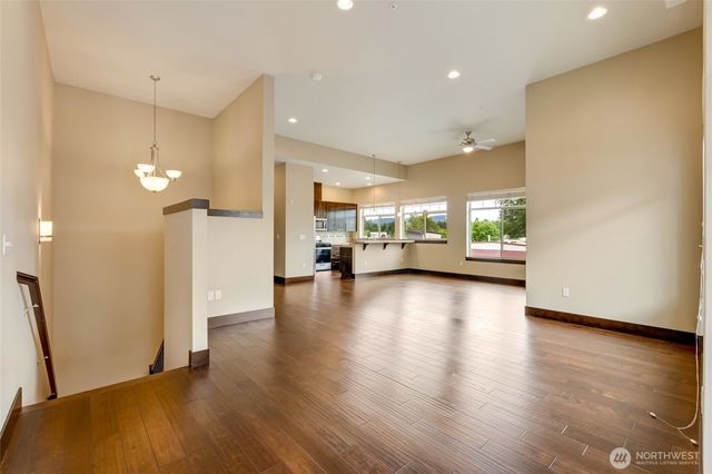 4020 NE 3rd Place, Renton, WA 98056