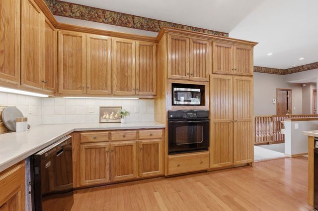 2553 N Hazelwood st, Wichita, KS 67205