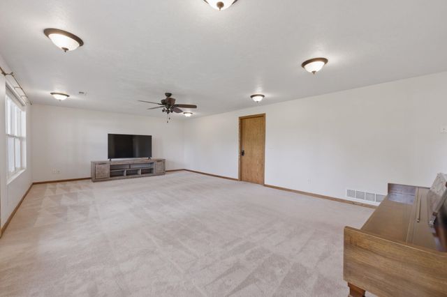 2553 N Hazelwood st, Wichita, KS 67205