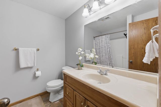 2553 N Hazelwood st, Wichita, KS 67205