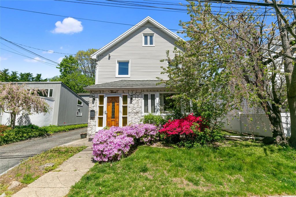 3 Franklin Road, Great Neck, NY 11024