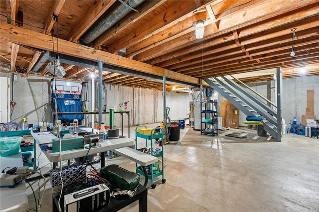 6422 E Gander Road, Huber Heights, OH 45424