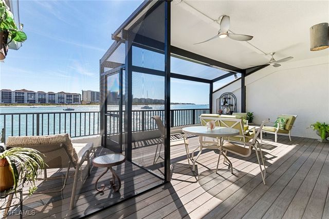 305 La Peninsula BLVD 305, Naples, FL 34113