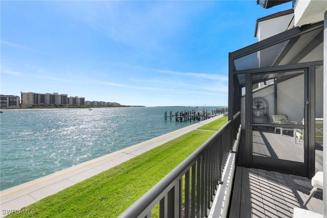 305 La Peninsula BLVD 305, Naples, FL 34113