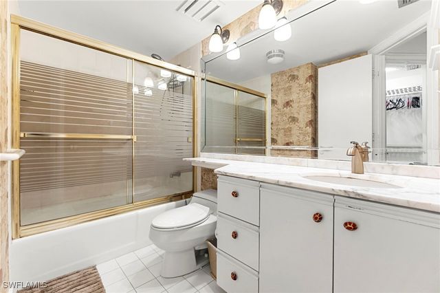 305 La Peninsula BLVD 305, Naples, FL 34113