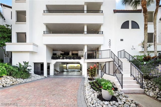 305 La Peninsula BLVD 305, Naples, FL 34113