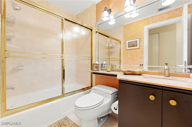 305 La Peninsula BLVD 305, Naples, FL 34113