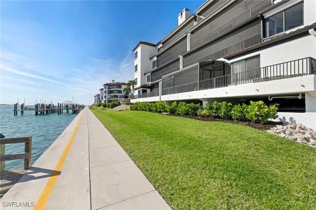 305 La Peninsula BLVD 305, Naples, FL 34113